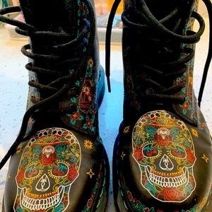 RARE!  Dr. Martens Dawn of the dead.